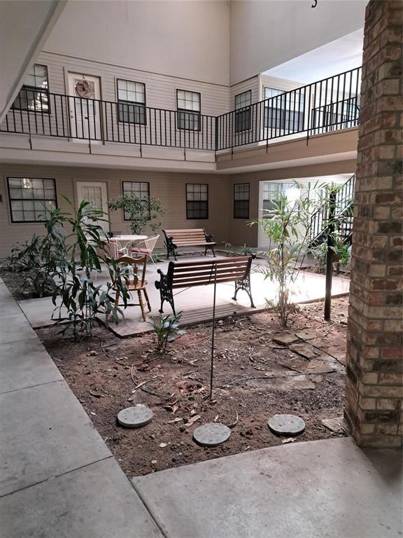 1304 Halsell St #1304 - Photo 4 of 12