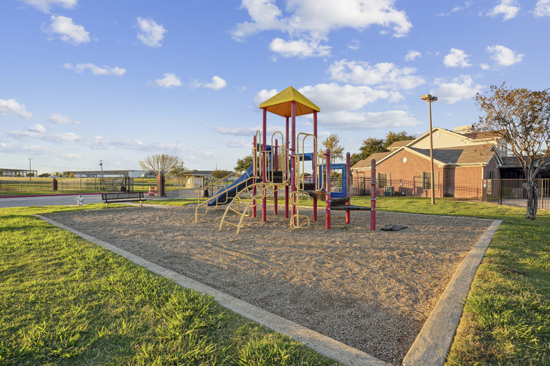 100 Heather Lane - Photo 2 of 14