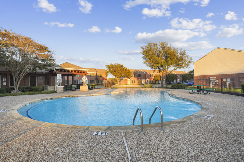 100 Heather Lane - Photo 3 of 13