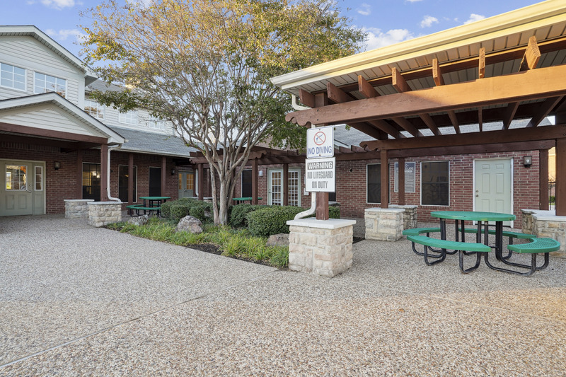 100 Heather Lane - Photo 2 of 13