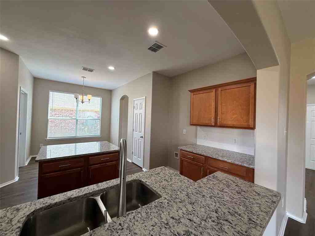 109 Rockbrook Dr #109 - Photo 4 of 34