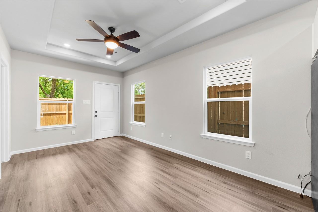 8161 Tate St #8161B - Photo 7 of 20