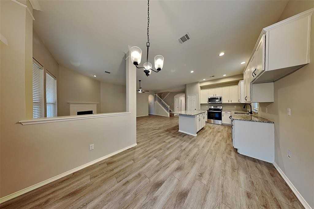 15660 Landing Creek Ln #15660 - Photo 6 of 24