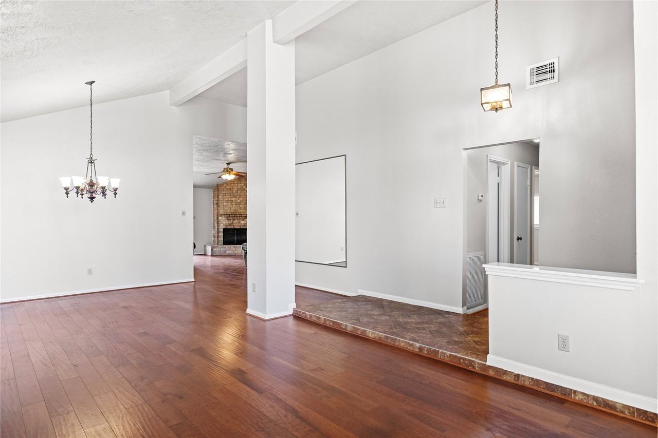 8118 Vista Del Sol Dr #8118 - Photo 5 of 19