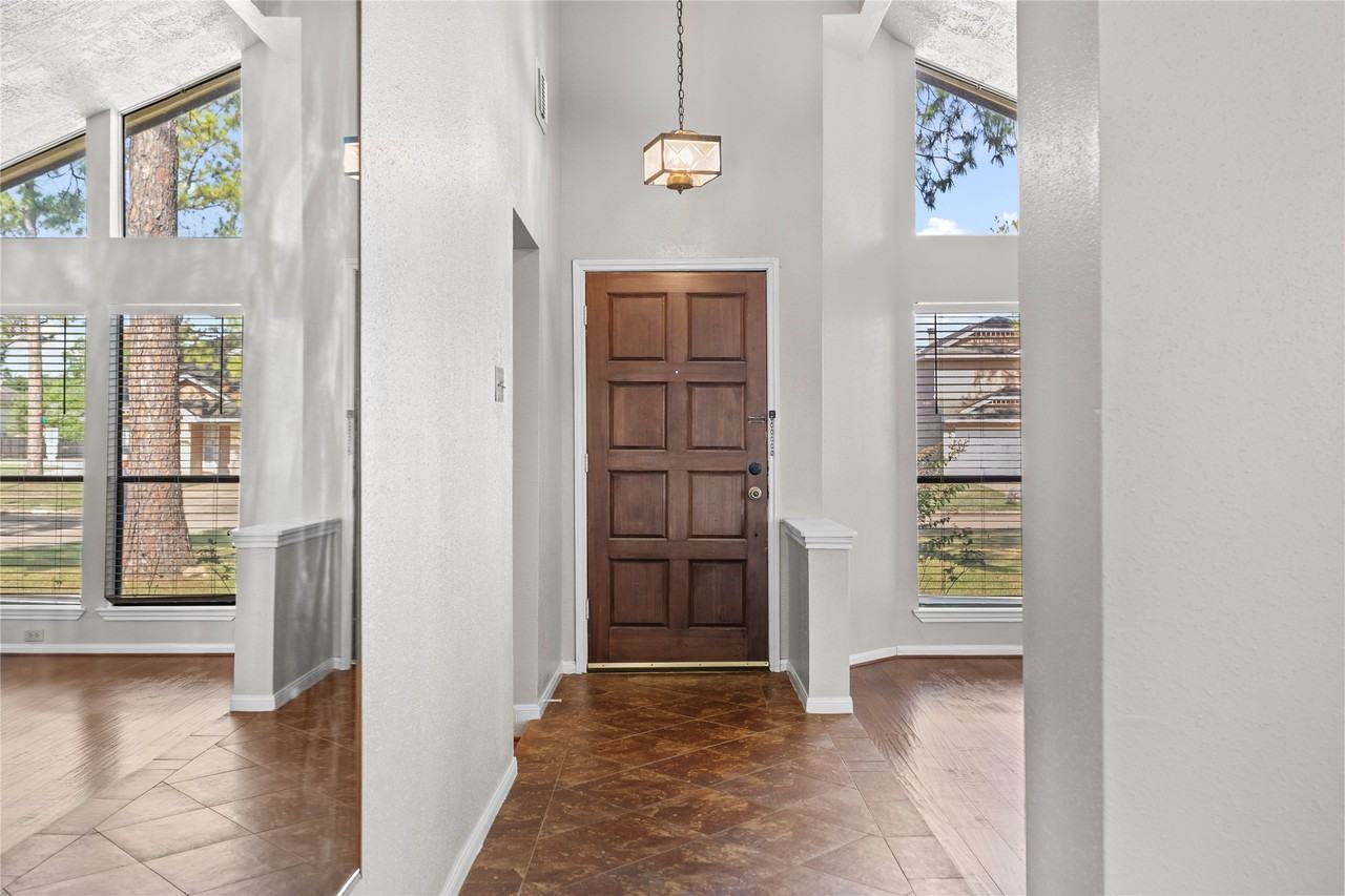 8118 Vista Del Sol Dr #8118 - Photo 6 of 19