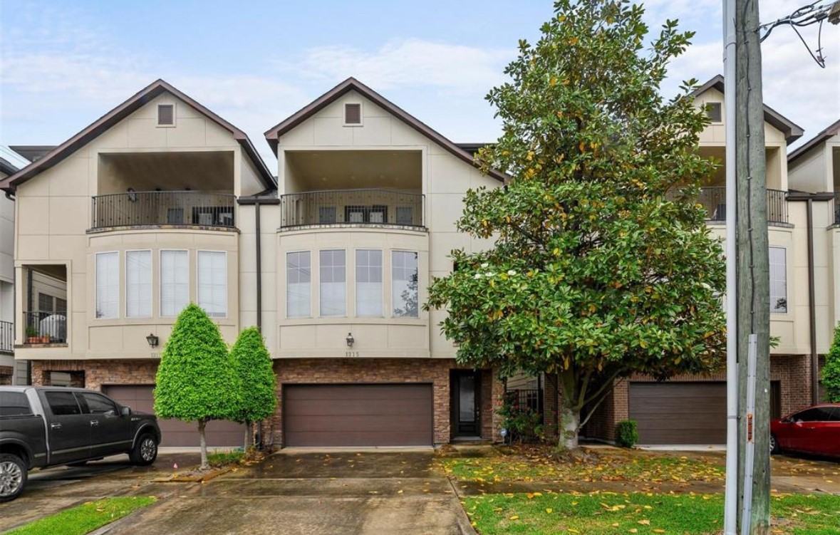 1215 Roberts St #1215 - Photo 2 of 20