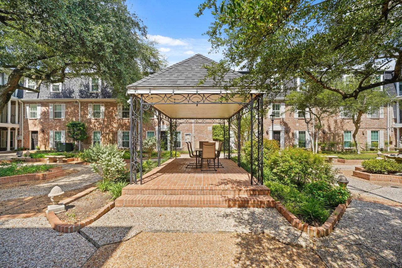 357 N Post Oak Ln #357-101 - Photo 5 of 19