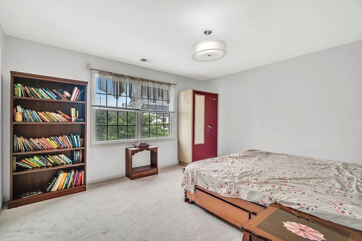 86 Renfield Dr - Photo 4 of 16