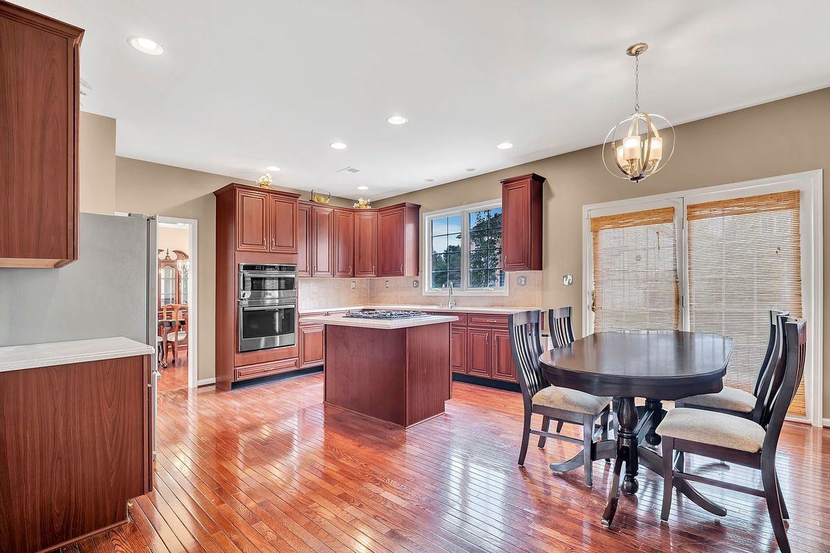 86 Renfield Dr - Photo 5 of 16