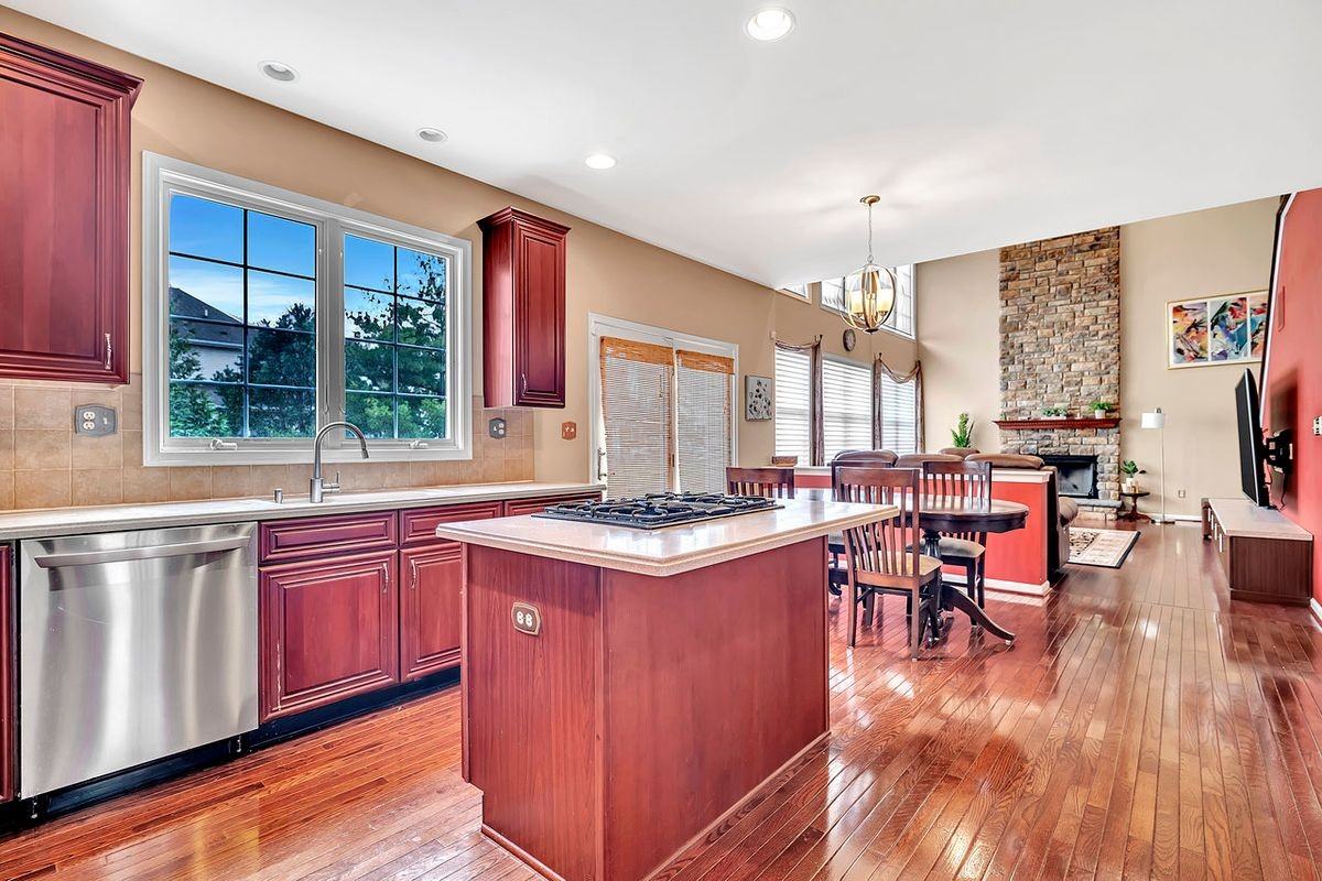 86 Renfield Dr - Photo 7 of 16