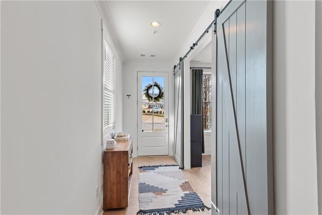 1007 Croft Ln - Photo 3 of 50