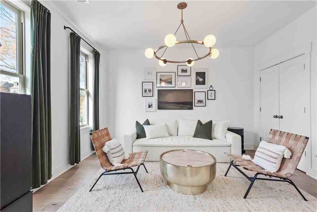 1007 Croft Ln - Photo 4 of 50