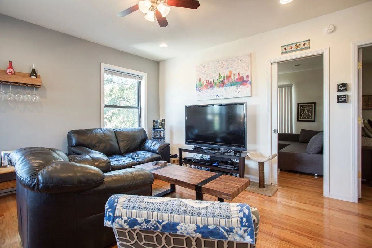 4556 W Wilson Ave - Photo 3 of 17