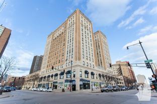 4607 N Sheridan Rd - Photo 1 of 1