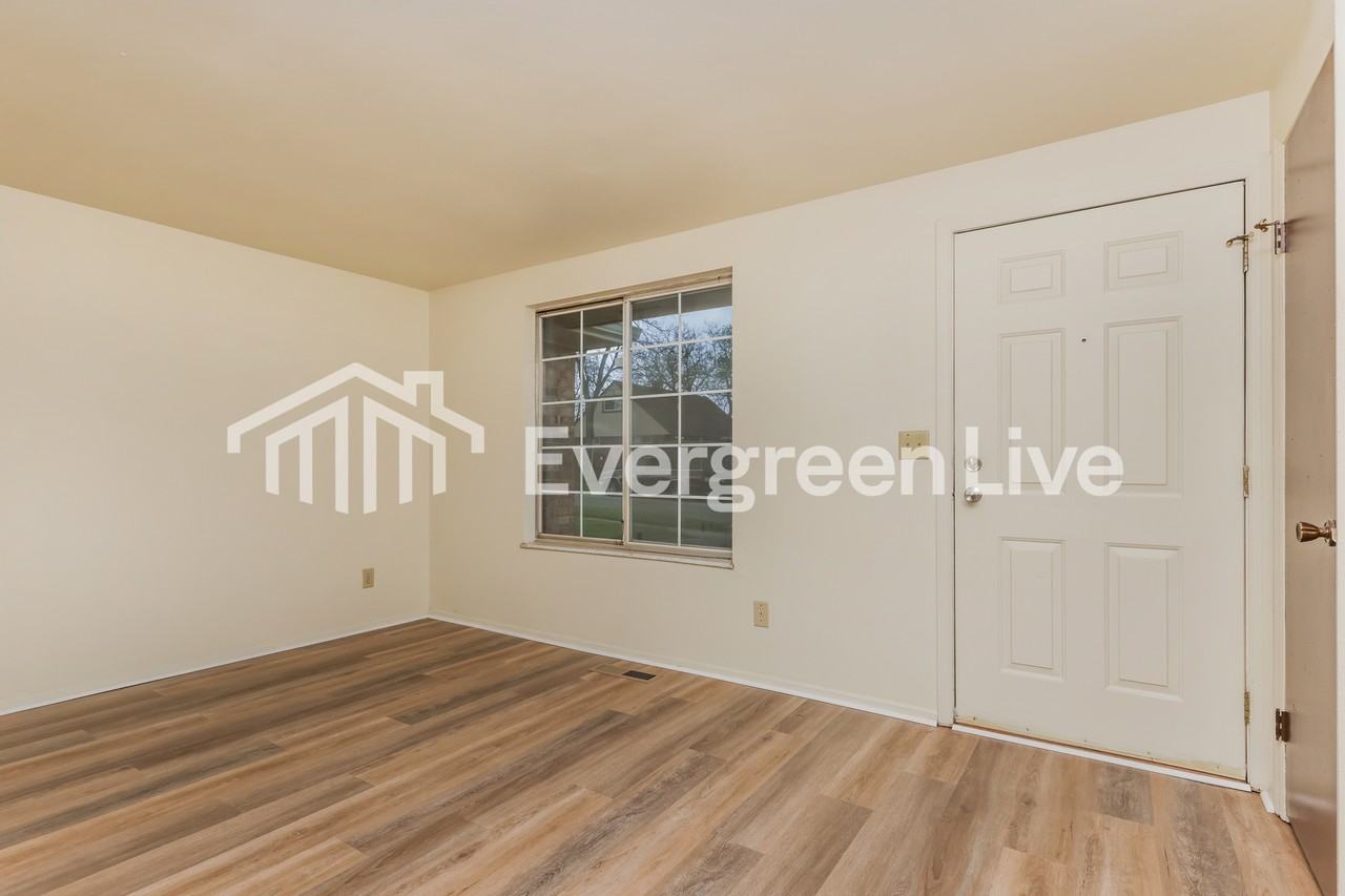 5989 Chatsworth Dr - Photo 3 of 15