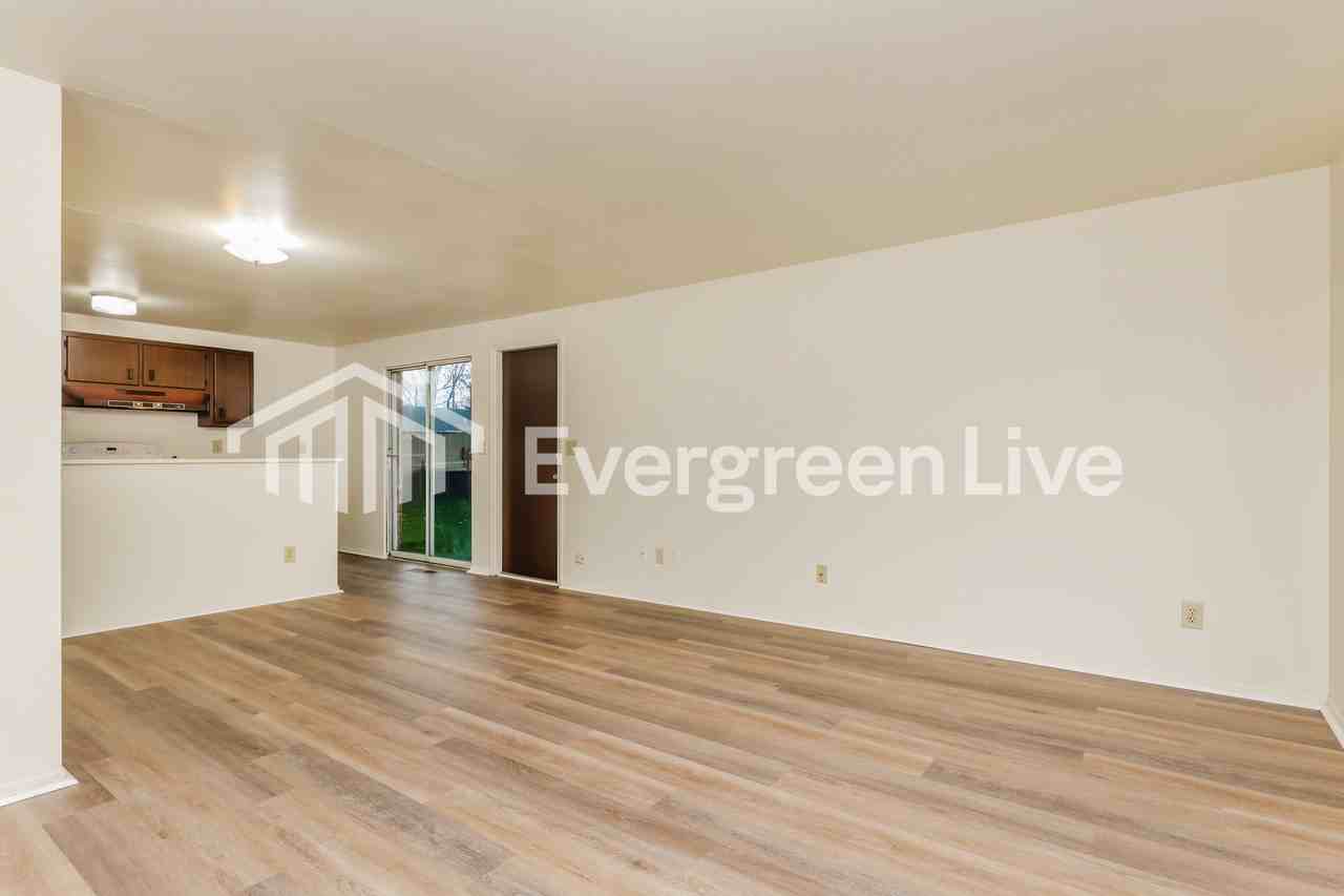 5989 Chatsworth Dr - Photo 5 of 15