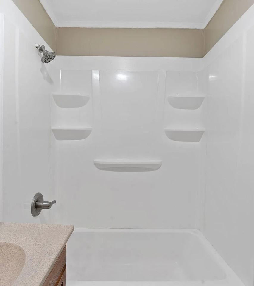 818 Whitney Ave - Photo 4 of 22