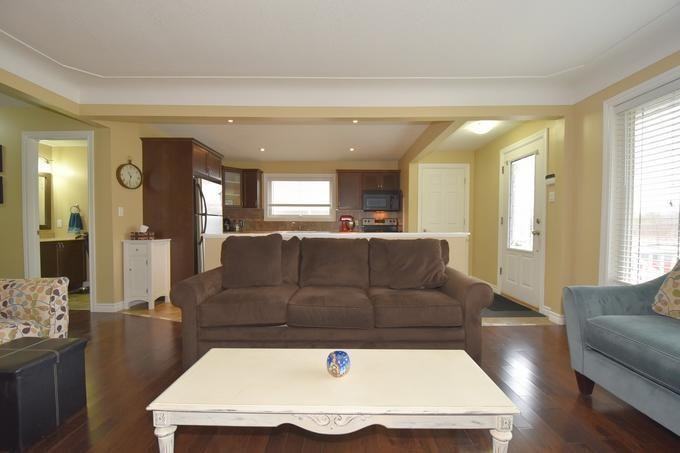 33 Greenhill Avenue Upper Unit & Lower Unit - Photo 4 of 30