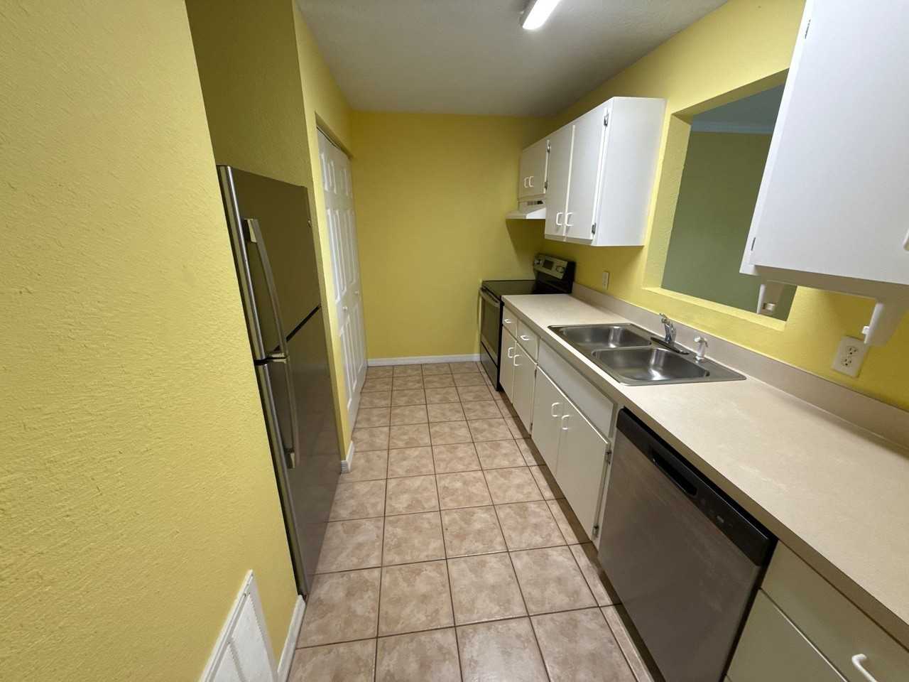 1910 Nw 12Th Ave - Photo 5 of 14