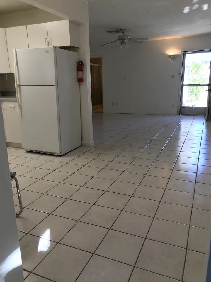 1358 Highlands Dr #B1 - Photo 7 of 18