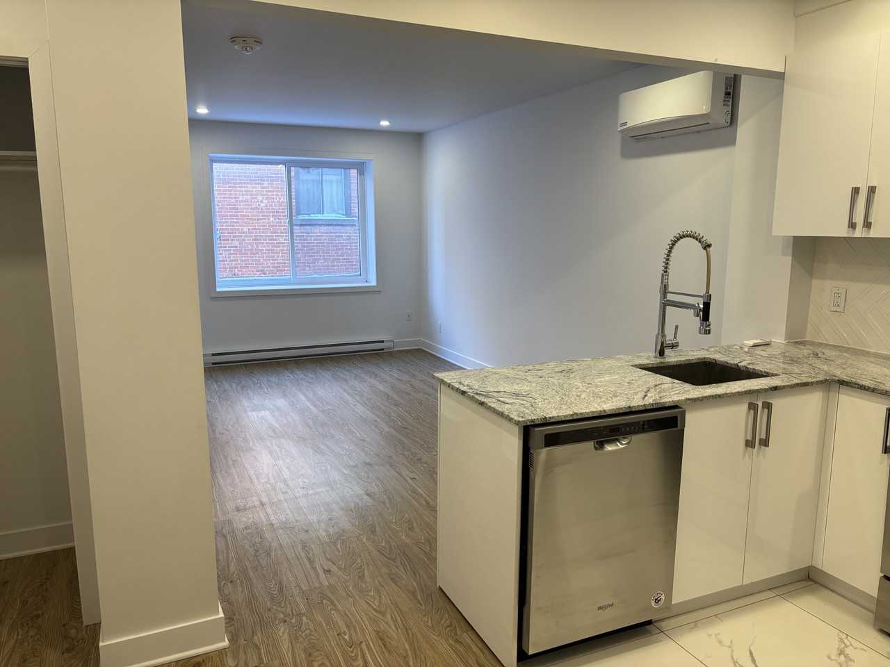 4820 Chemin de la Côte-Sainte-Catherine - Photo 2 of 8