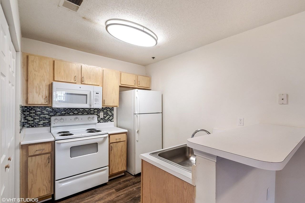 Ivy Hollow - Photo 2 of 25