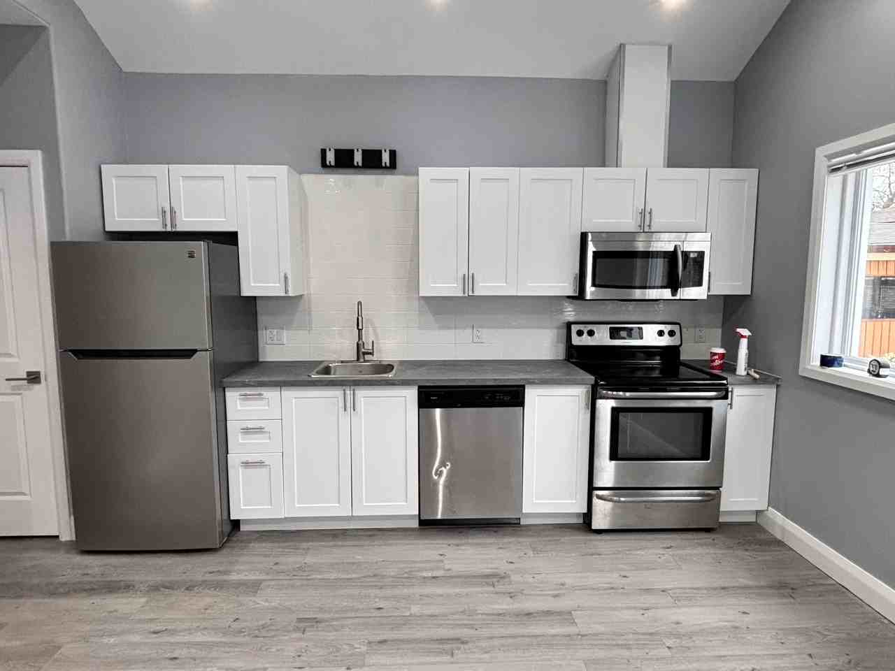 140 Byron Avenue #4 - Photo 3 of 8