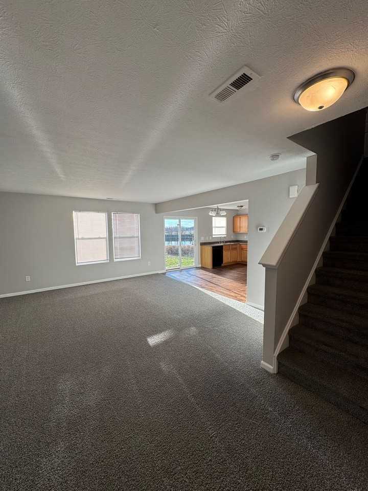 2418 Woodfield Blvd - Photo 3 of 8