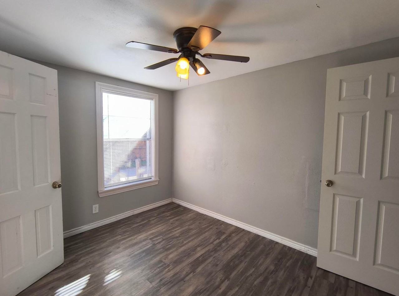 2114 La Cruz St - Photo 7 of 11