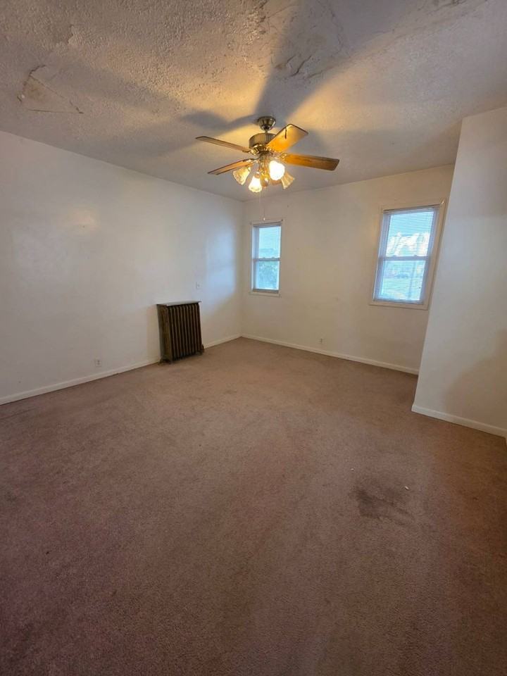 307 S Eagle St - Photo 5 of 30