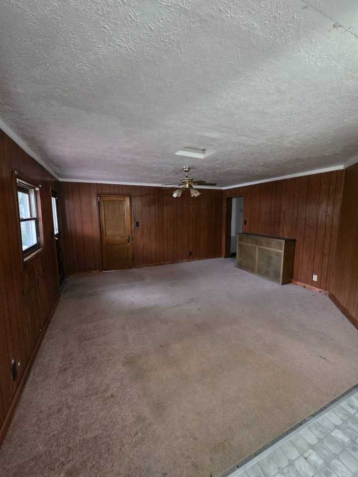 307 S Eagle St - Photo 7 of 30