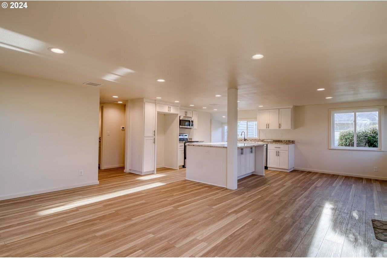 33871 Ne Blossom Dr #1 - Photo 6 of 10