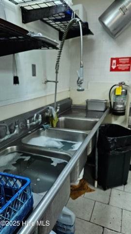 907 Arendell St #A - Photo 5 of 13