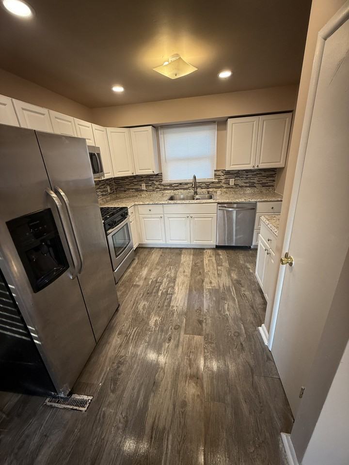 722 W Park Ave #NA - Photo 5 of 13