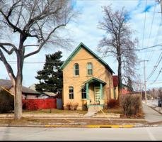 featured image of 228 E 8th St #3