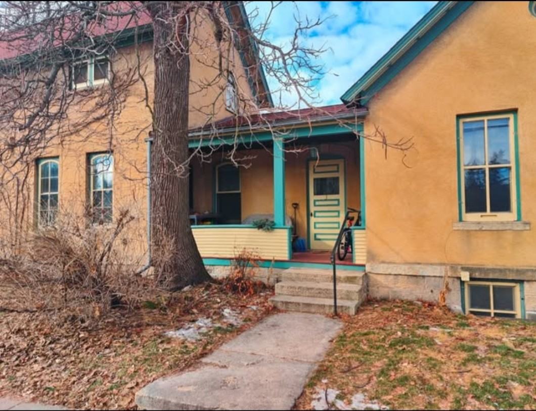 228 E 8th St #3 - Photo 2 of 7