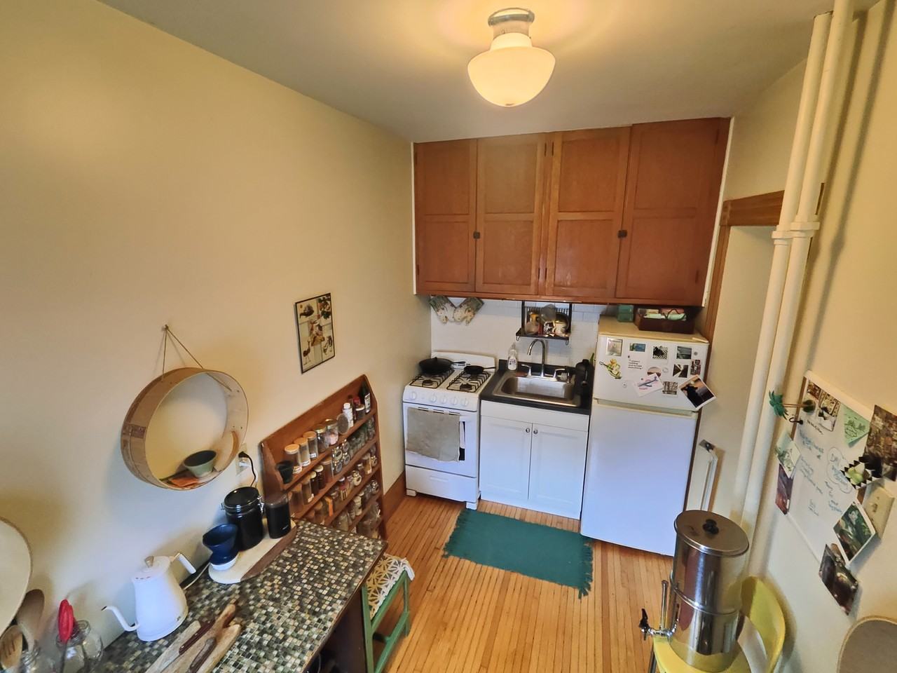 228 E 8th St #3 - Photo 3 of 7