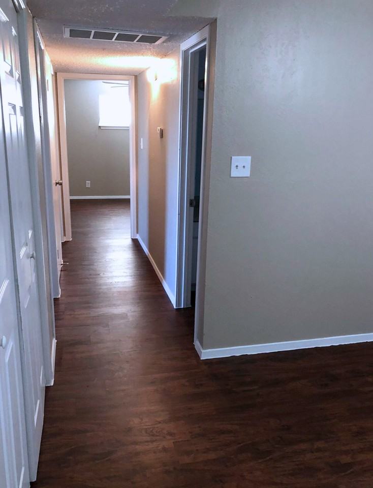 1310 E 35th St #101 - Photo 3 of 5