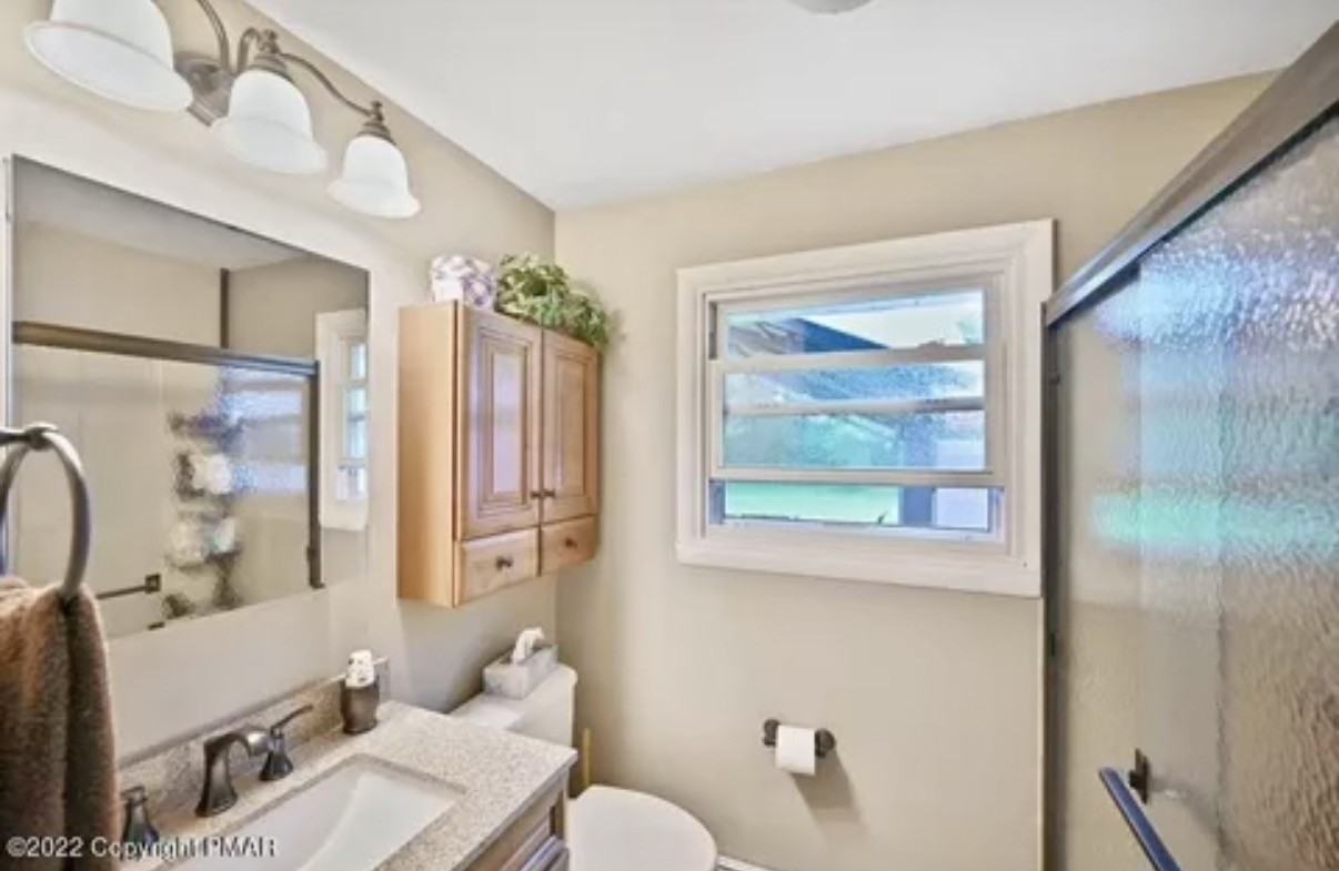 400 Hemlock Dr #NA - Photo 2 of 33