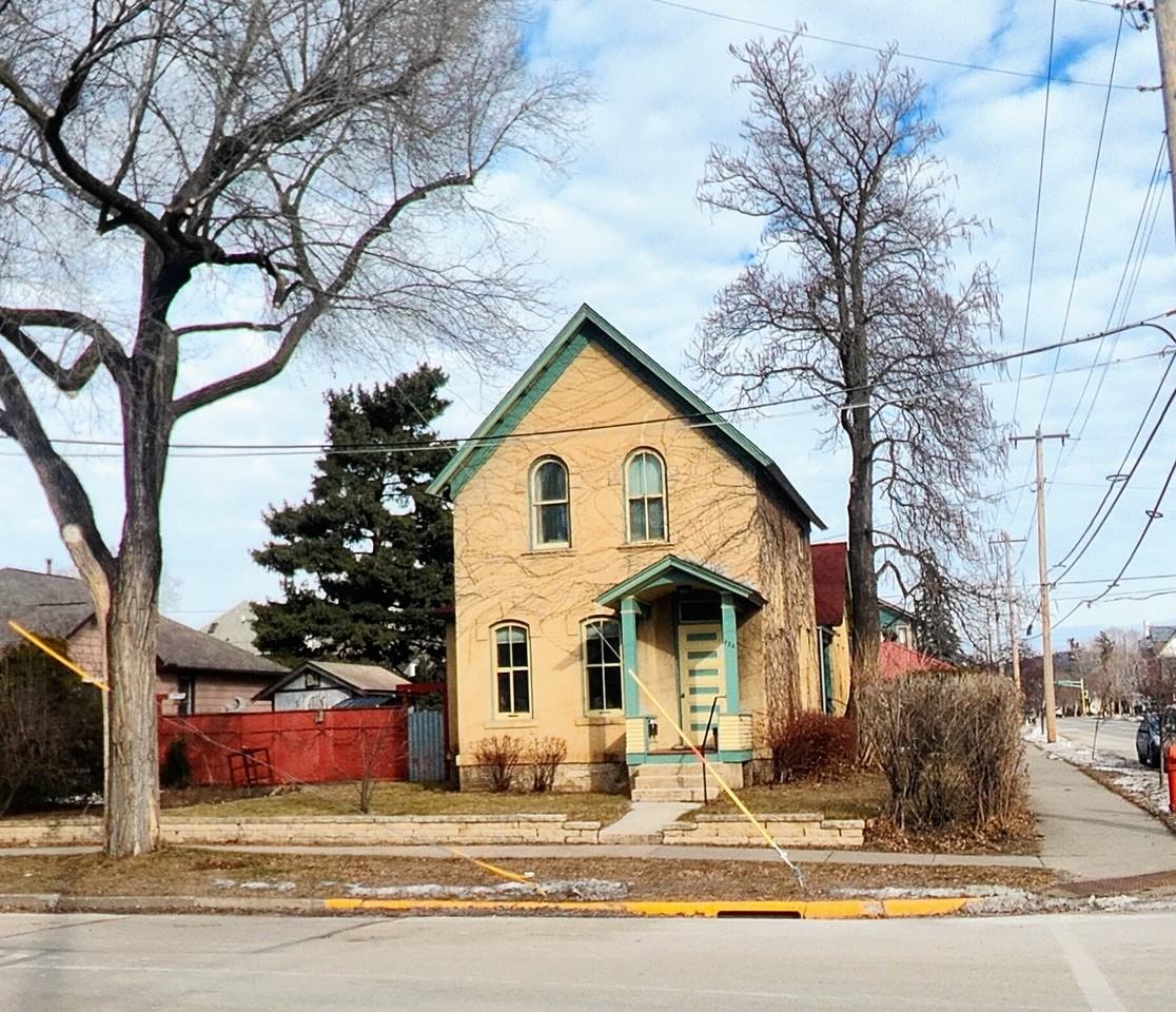 228 E 8th St #T - Photo 3 of 10