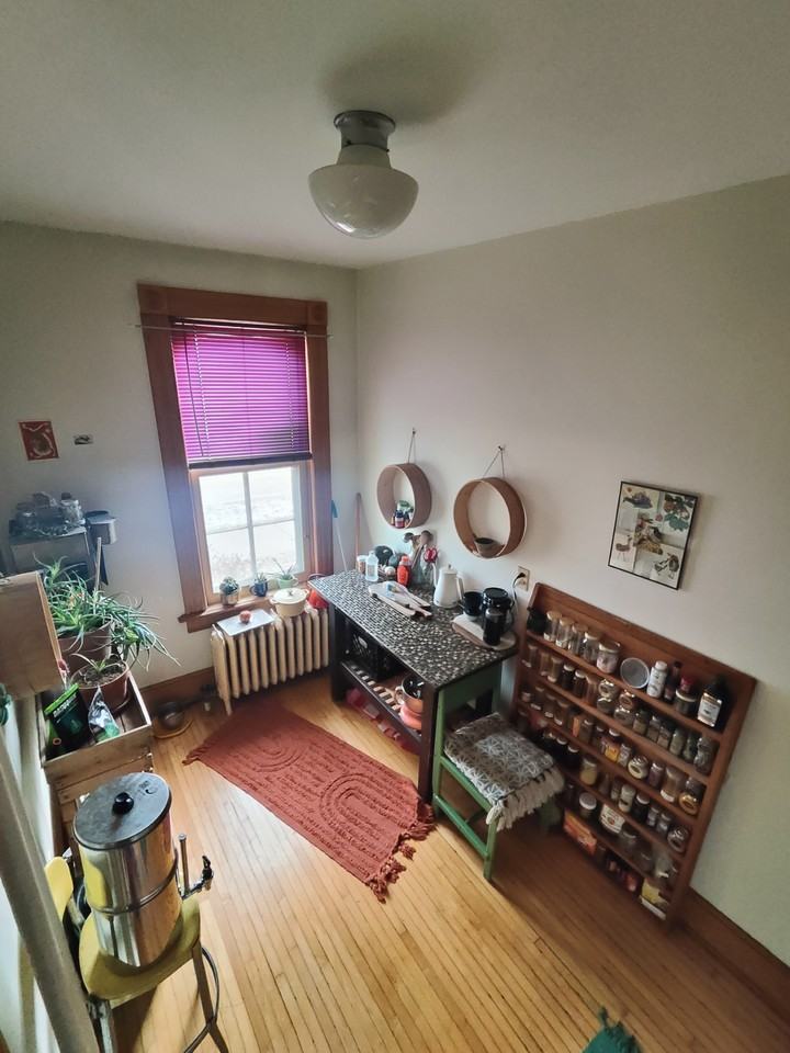 228 E 8th St #T - Photo 6 of 10