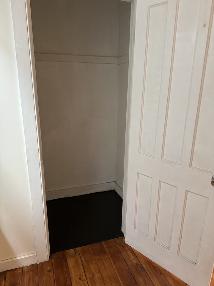 827 Emmett St #2 - Photo 3 of 7