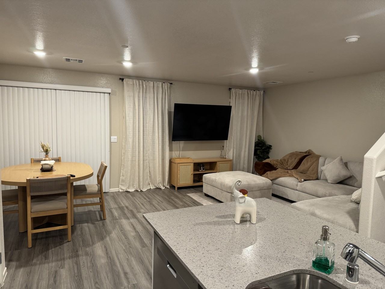 6086 Lily Garden St #6086 - Photo 2 of 7