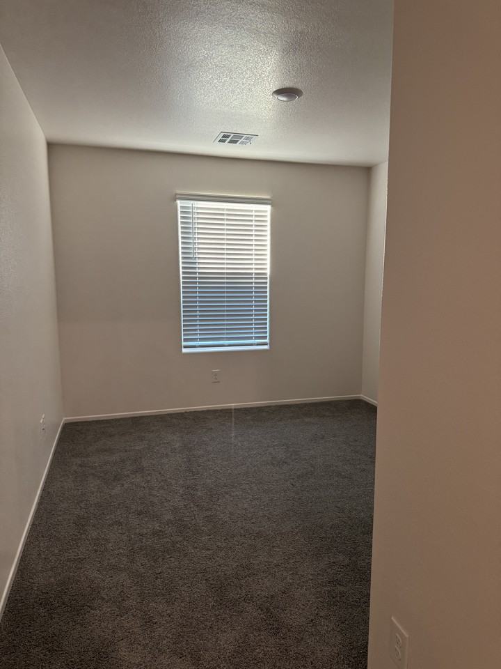 6086 Lily Garden St #6086 - Photo 5 of 7