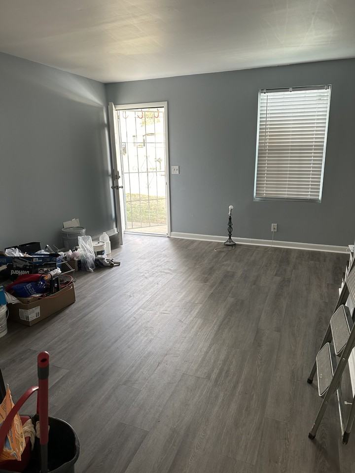 Leeshan Ct #213 - Photo 2 of 15