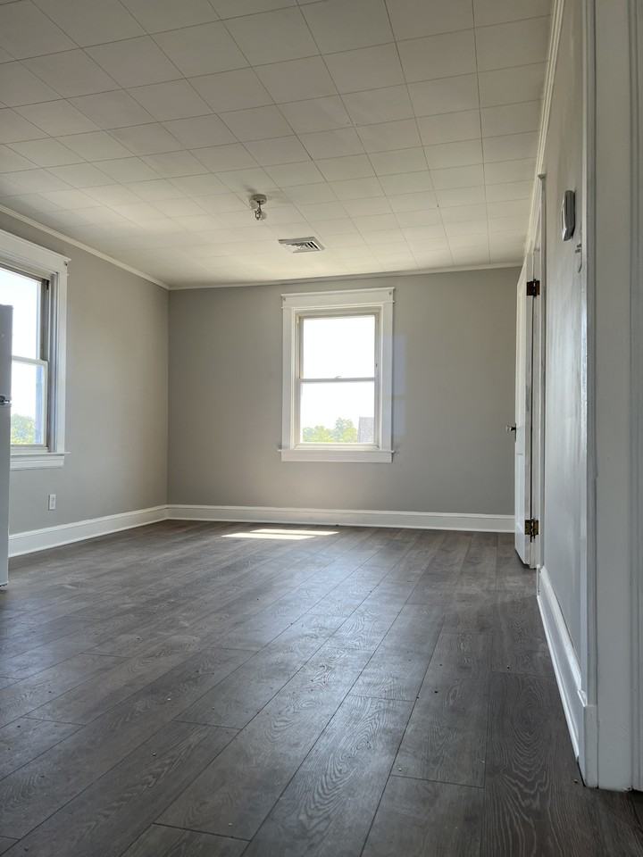 1270 Linden Ave #2 - Photo 5 of 7