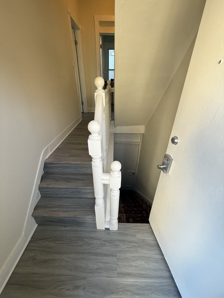 411 Lyman Ave #2 - Photo 4 of 25