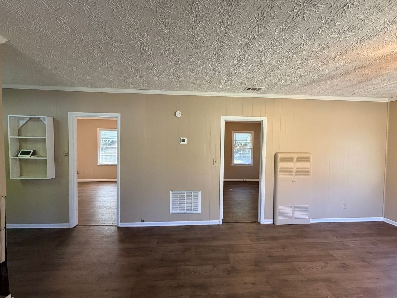 737 E Ann St - Photo 5 of 20