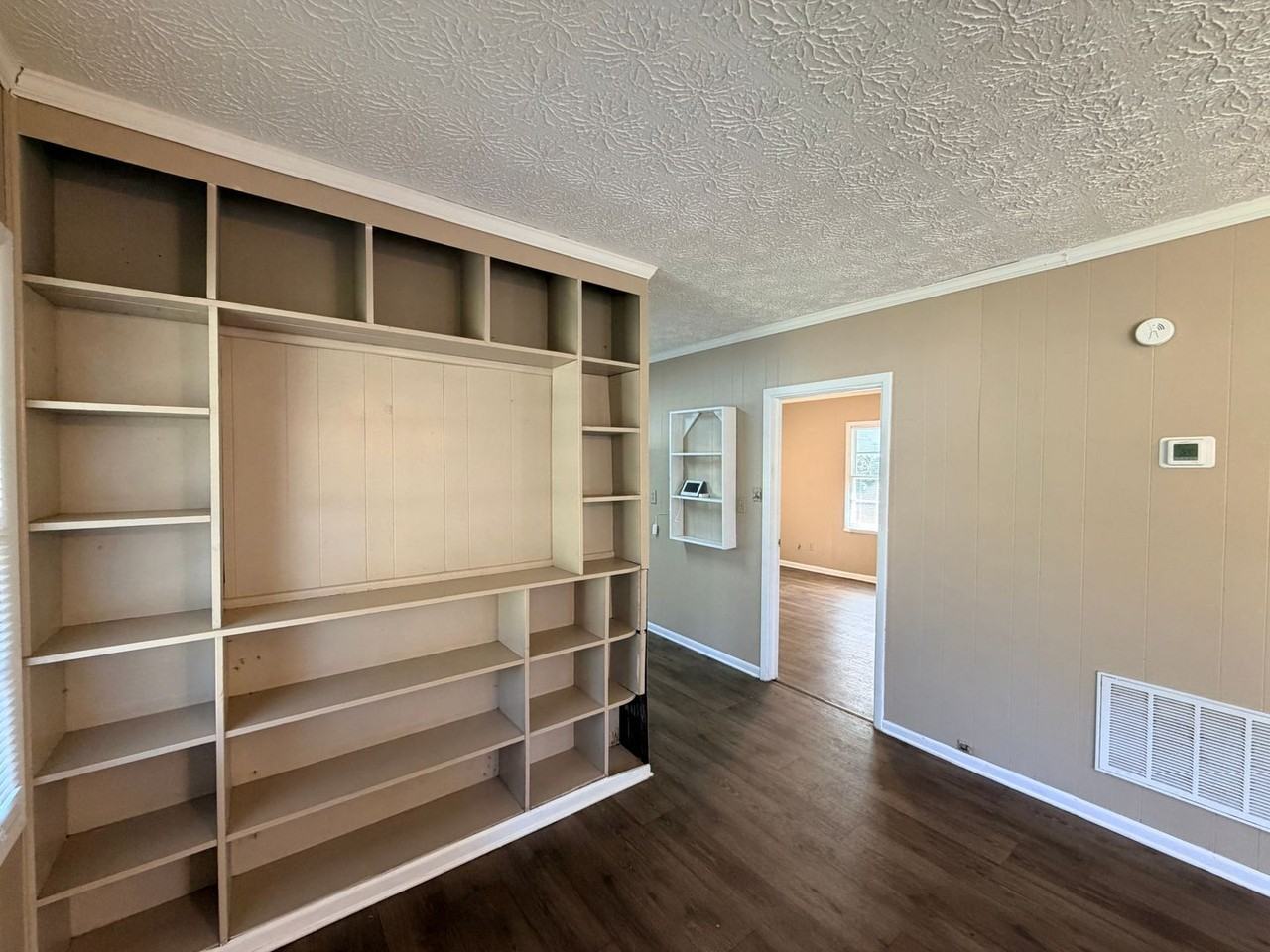 737 E Ann St - Photo 6 of 20