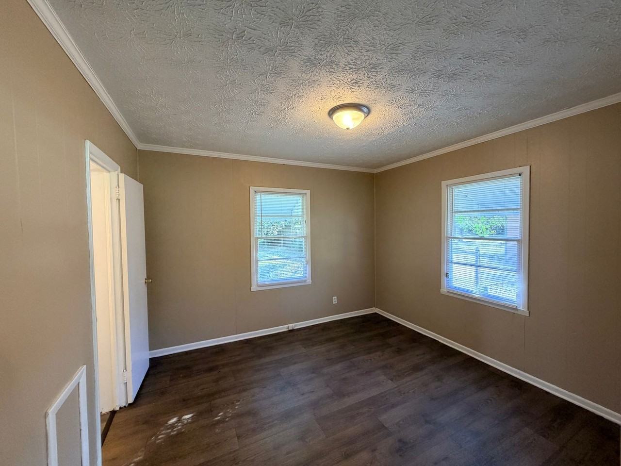 737 E Ann St - Photo 7 of 20